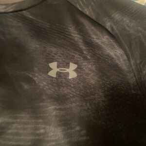 Under Armour Black Short Sleeve Performance Tee with Gray Logo